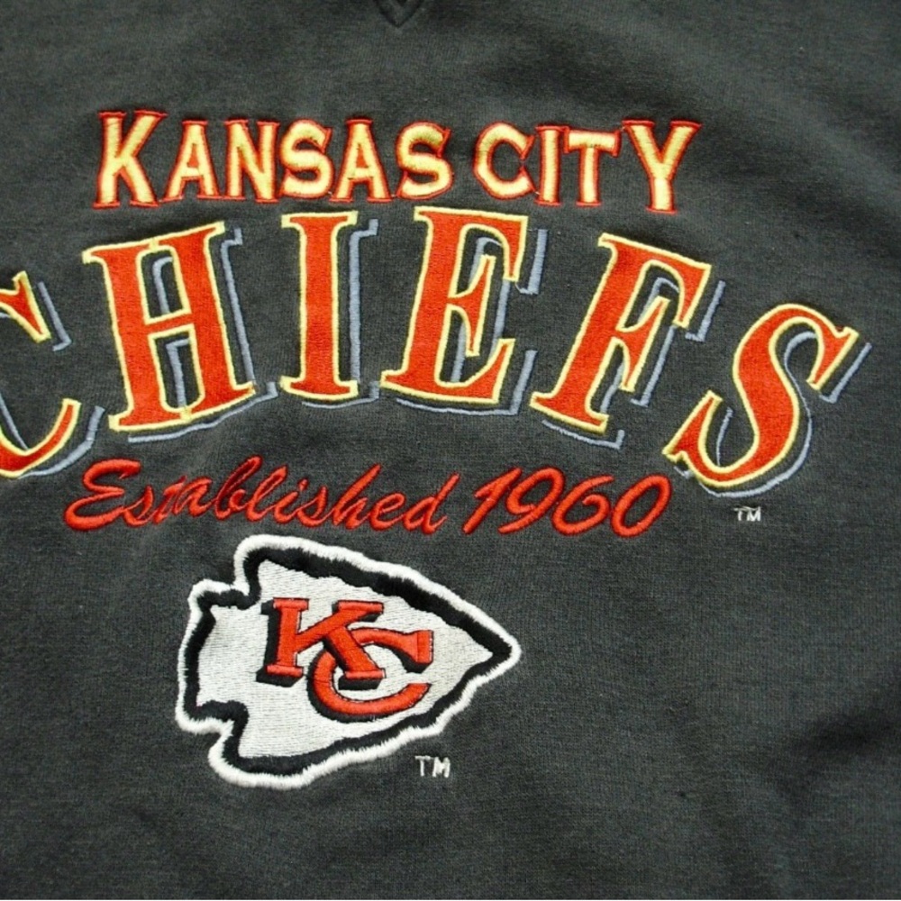 VTG 90s Logo Athletic Kansas City Chiefs Faded Black Embroidered Sweatshirt - Picture 2 of 4